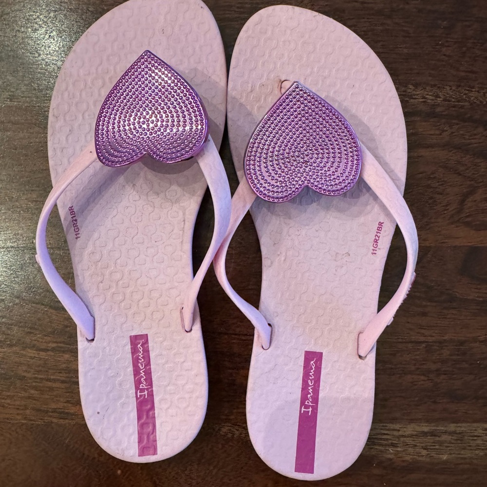 Girls Ipanema Purple Heart Flip Flops